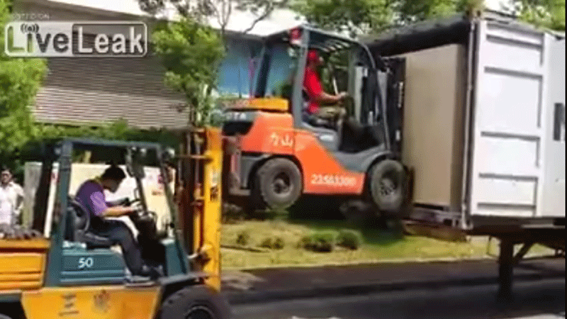 Mhlnews Com Sites Mhlnews com Files Uploads 2014 07 Gallery Forklift Lifts Forklift 1