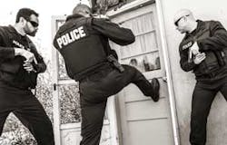 Mhlnews Com Sites Mhlnews com Files Uploads 2014 08 Police Breaking Door Mhlnews Com Sites Mhlnews com Files Uploads 2014 08 Police Breaking Door