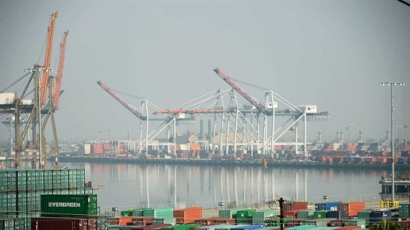 Port of Long Beach Pledges to Speed Delivery Boost Clean Power