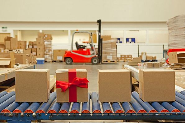 How Logistics Must Change to Meet Holiday Retail Needs