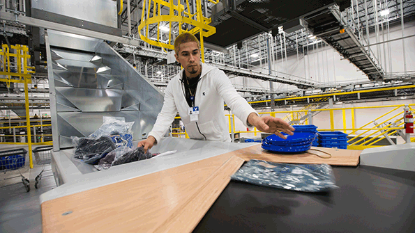 The DC39s WES integrates and synchronizes workers with the operation of the equipment with realtime systemdirected labor balancing across multiple work zones