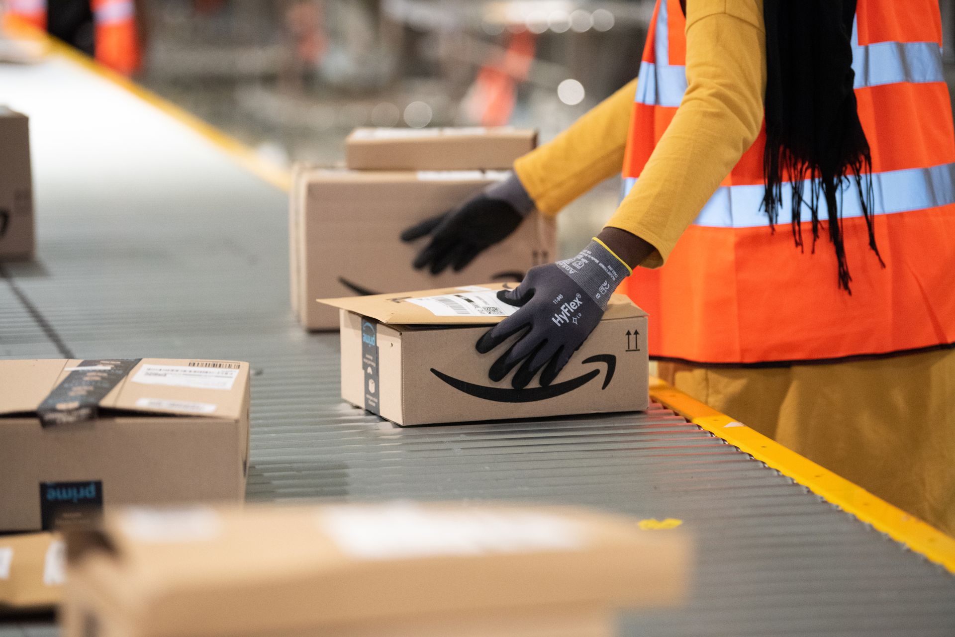 Amazon Warehouse Worker 5f7fb67836716