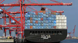 How to Navigate Shipping Demand as Digital Overtakes Tradition this Holiday Season
