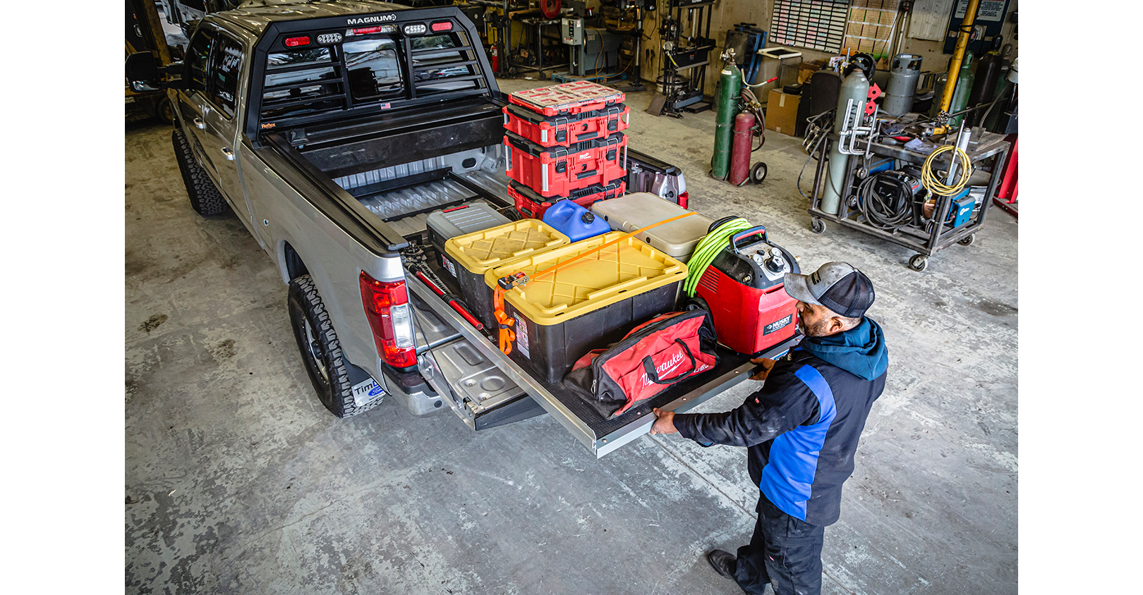 Decked 62a128856320d