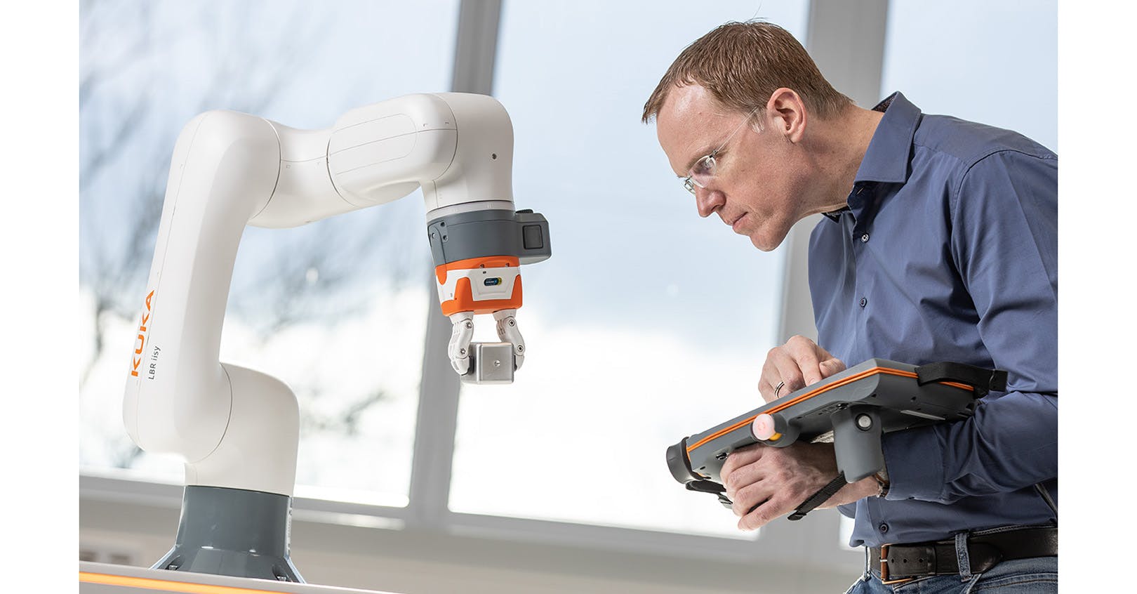 655536161d1338001e52a519 Kuka Iisy Cobot