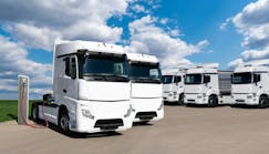 Cost of Electrifying Commercial Truck Fleet at $1 Trillion