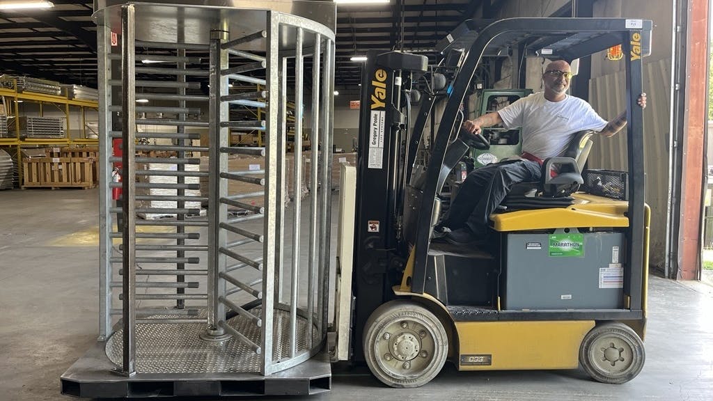 686e9a59e3c2b400edd50140 Boon Edam Turnlock 100 Mobile Platform