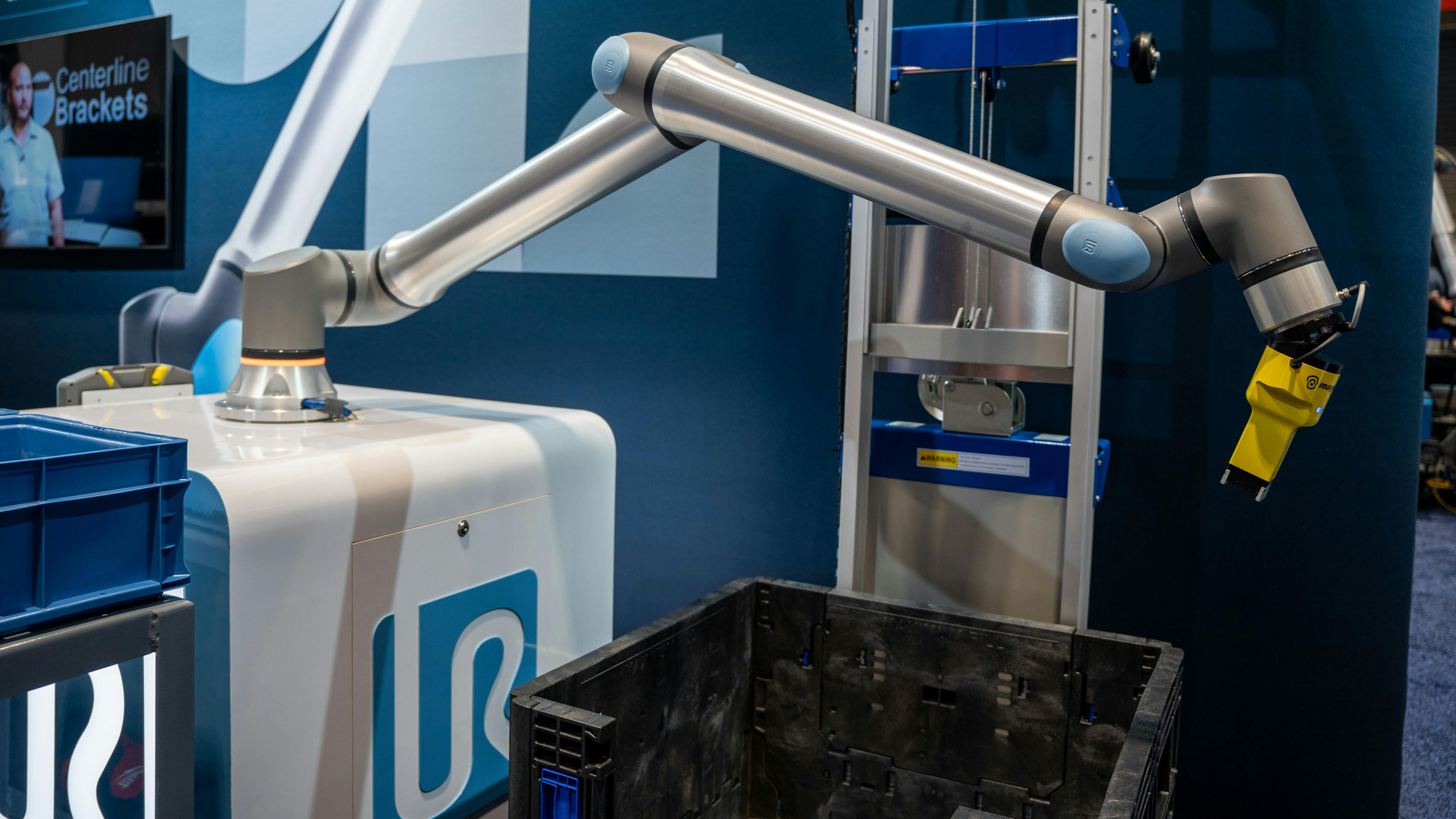 68c227187bcfd992e4625d49 Universal Robots Ur8 Long Bin Picking