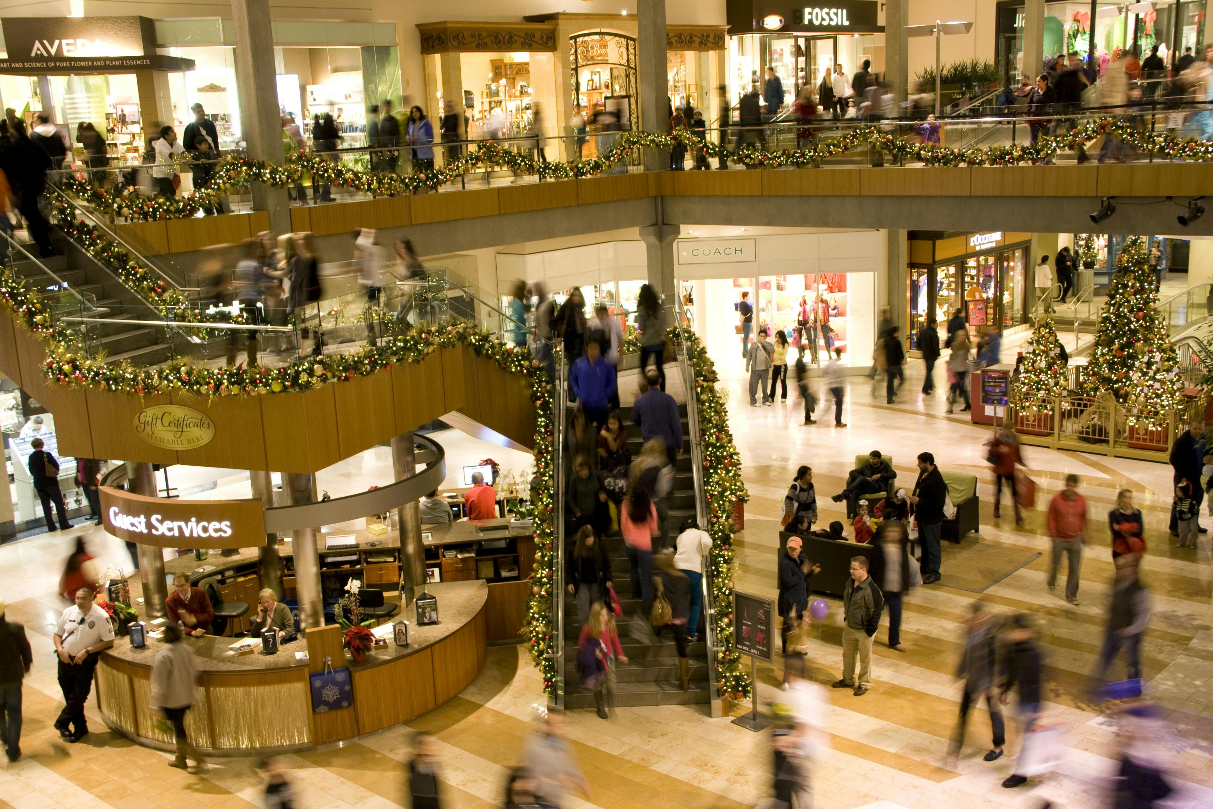 Record Breaking Shopping Expected Over Thanksgiving